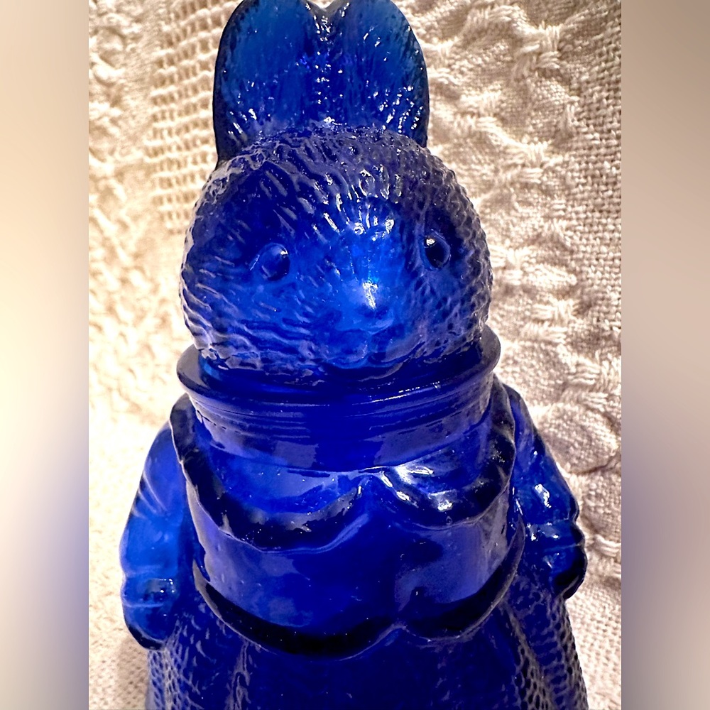 Cobalt Blue Glass Mama Bunny Rabbit Jar In Apron… Cottage  Farnhouse Easter - Picture 5 of 10